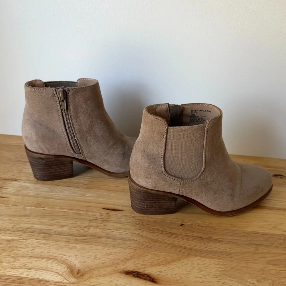 Girls boots / shoes, size 13